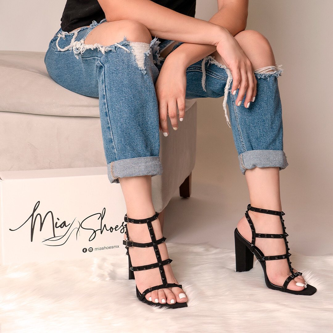 Zapatilla Fiona Negro