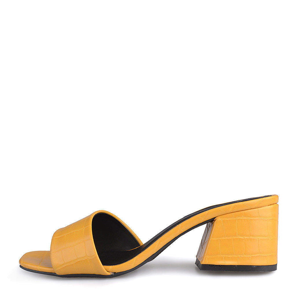 Zapatillas Betania Amarillo